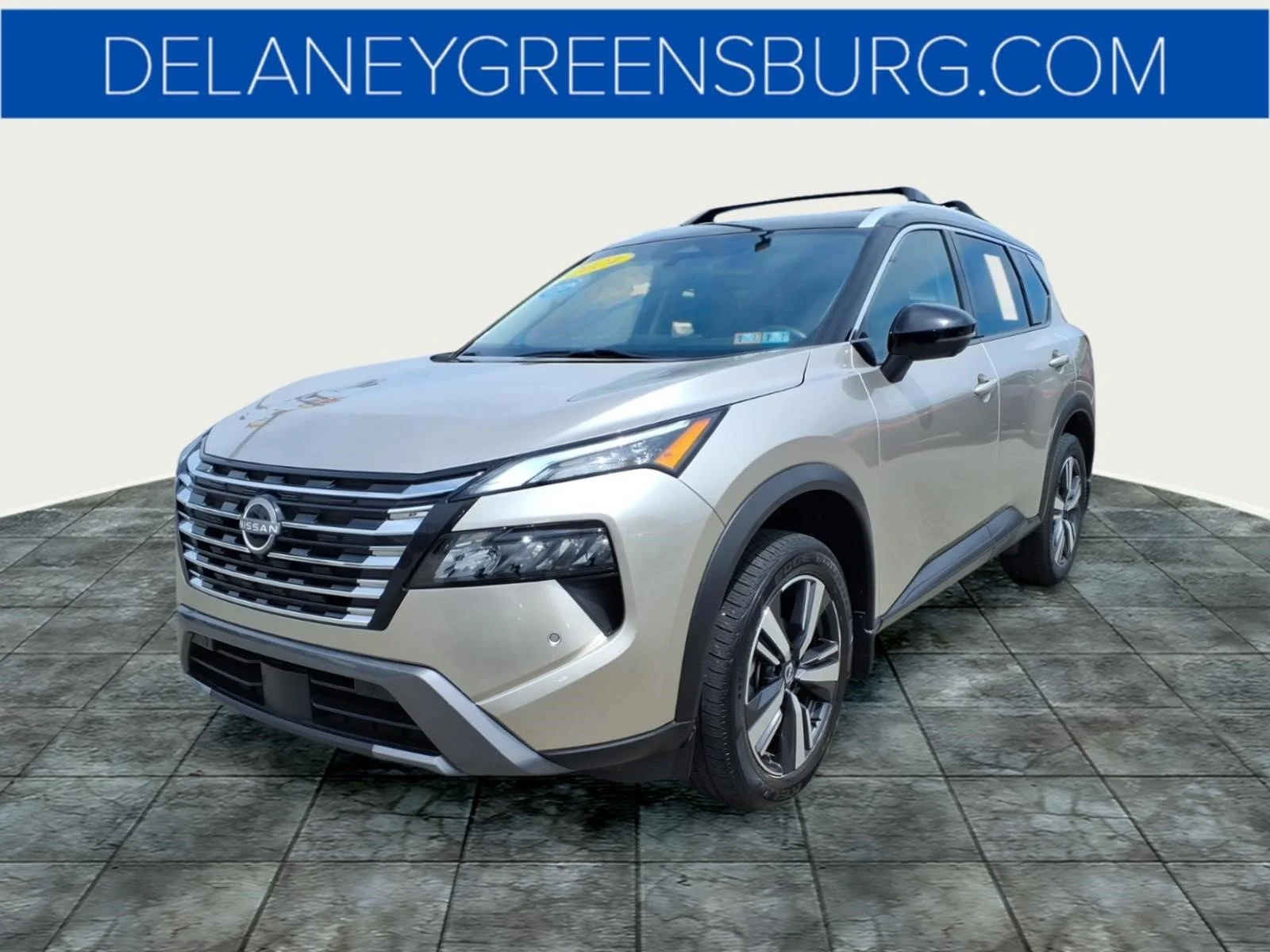 Used 2024 Champagne Silver Metallic/Super Black Xew Nissan SL image 7