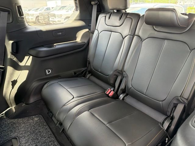 New 2026 Bright White Clear-Coat Exterior Paint Jeep  image 10