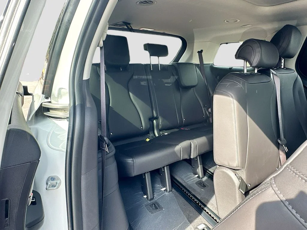 New 2026 Snow White Pearl Kia SX image 28