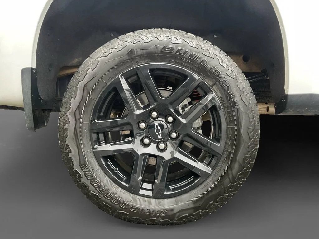 Used 2025 Summit White Chevrolet LT Trail Boss image 8