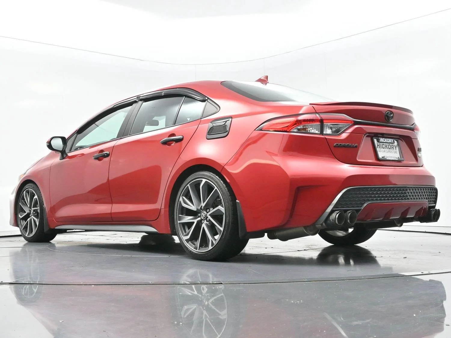 Used 2020 Barcelona Red Metallic Toyota SE image 44