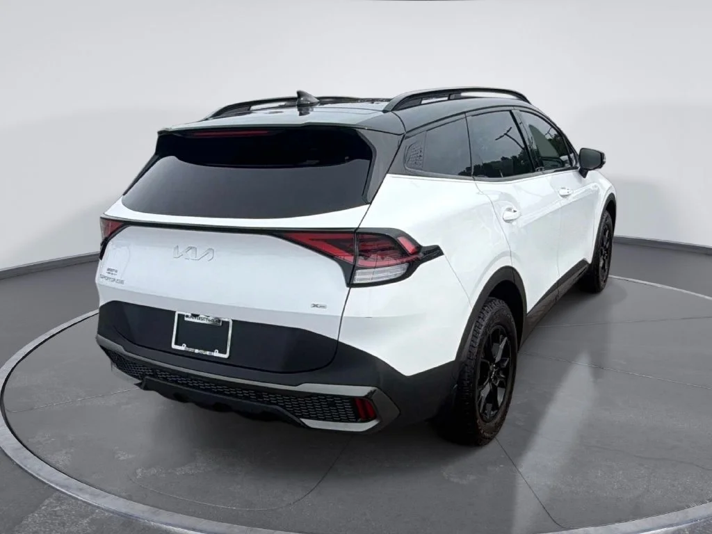 Used 2023 White Kia X-Pro Prestige image 7