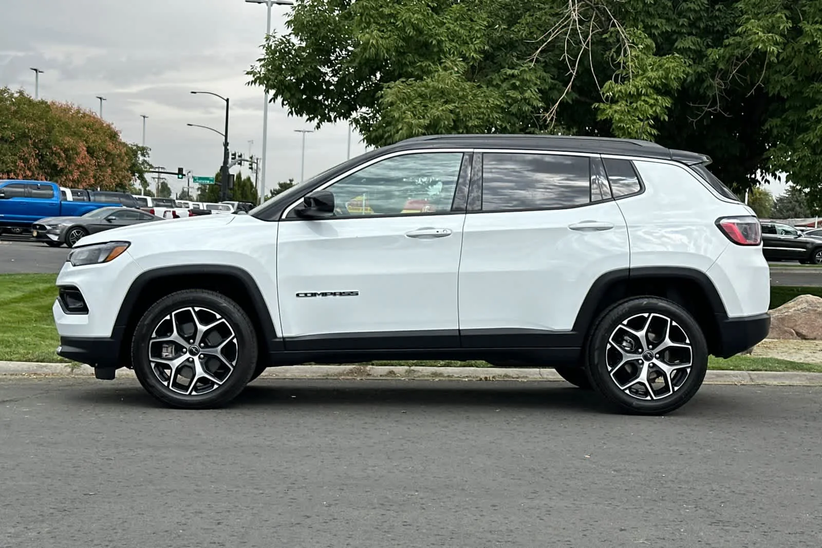 Certified Used 2025 Bright White Clearcoat Jeep Limited image 5