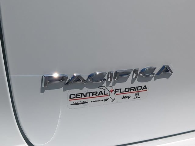 New 2027 Bright White Clear-Coat Exterior Paint Chrysler Select image 13