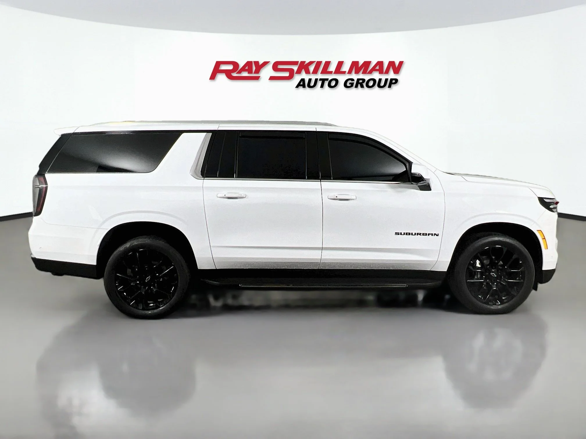 Used 2025 Summit White Chevrolet LT image 8