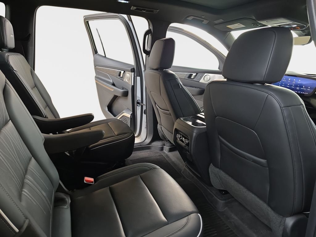 Used 2025 White Buick Avenir image 13