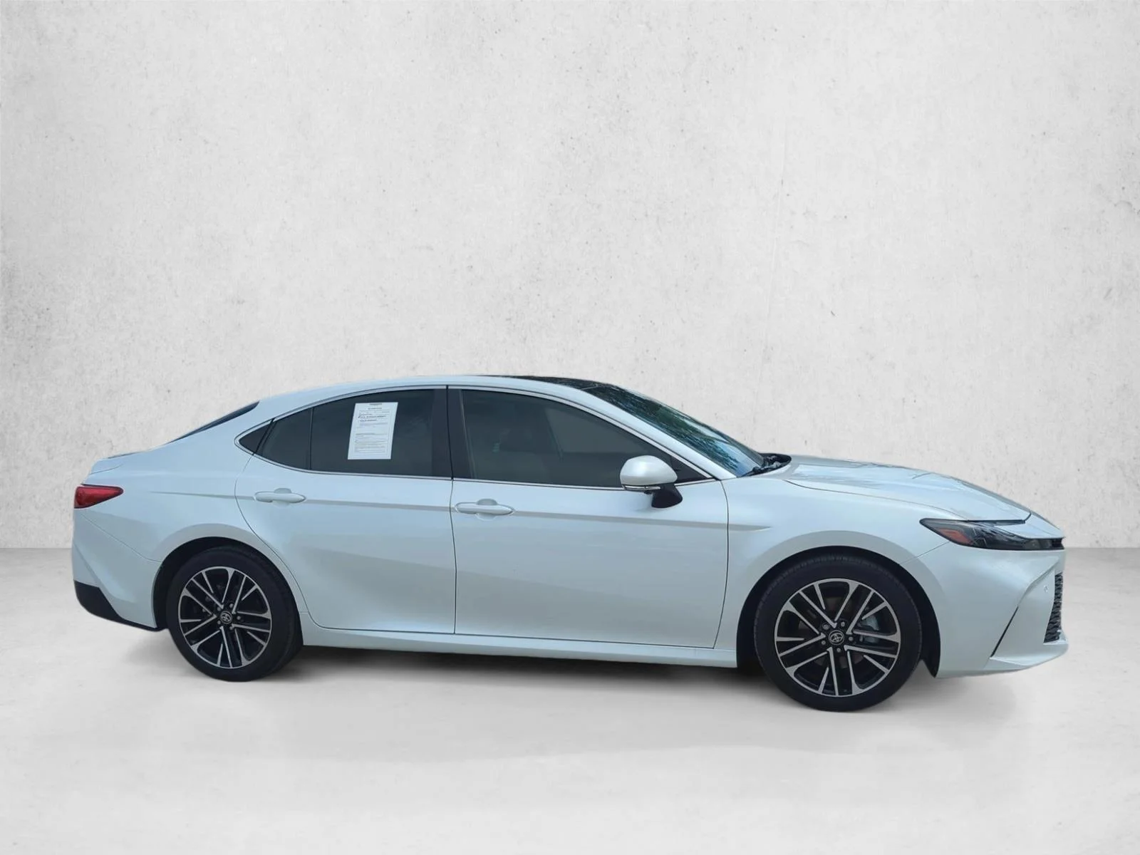 Used 2025 Wind Chill Pearl Toyota XLE image 4