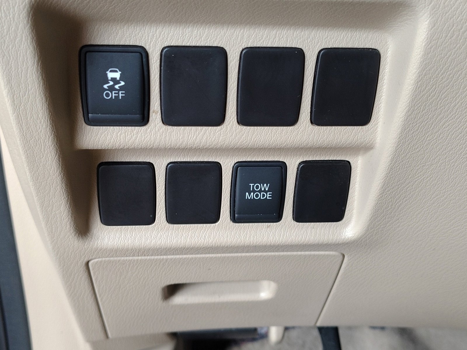 Used 2015 Gun Metallic Nissan S image 23