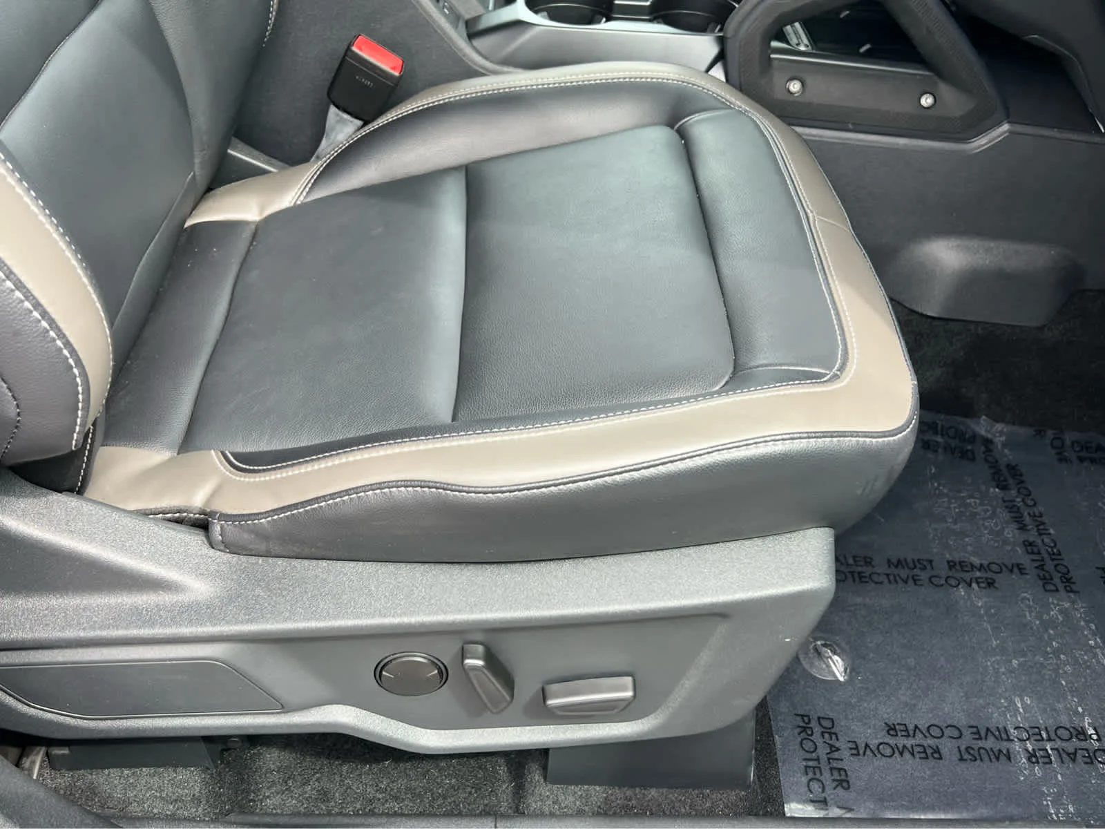 Used 2025 Gray Ford Outer Banks image 18