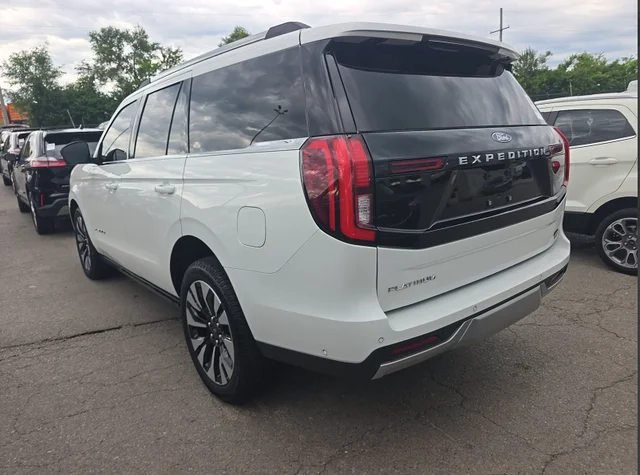 Used 2025 White Metallic Ford Platinum image 3