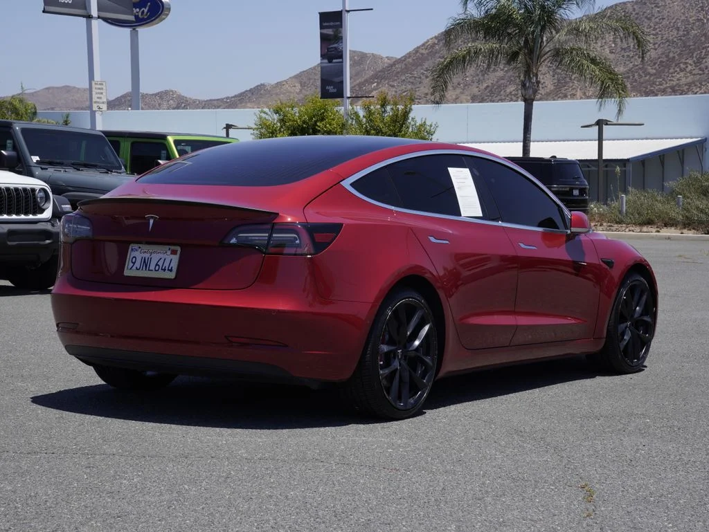 Used 2018 Red Tesla Long Range image 3