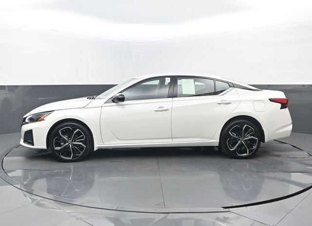 Used 2025 Pearl White Tricoat Nissan 2.5 SR image 21