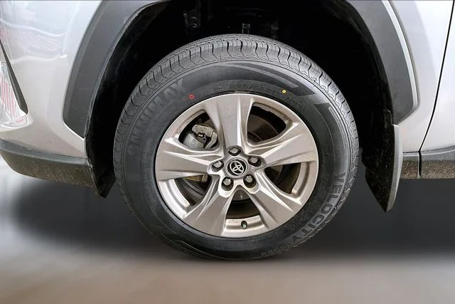 Used 2025 Silver Toyota LE image 28