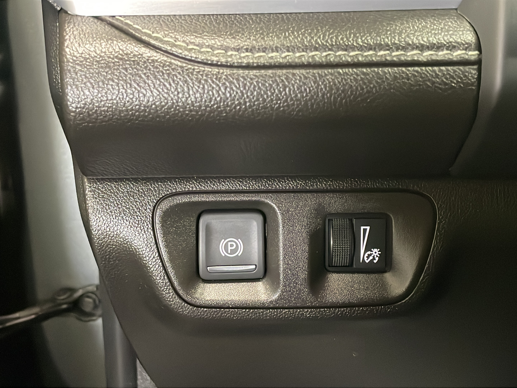 Used 2023 Silver GMC SLE image 28