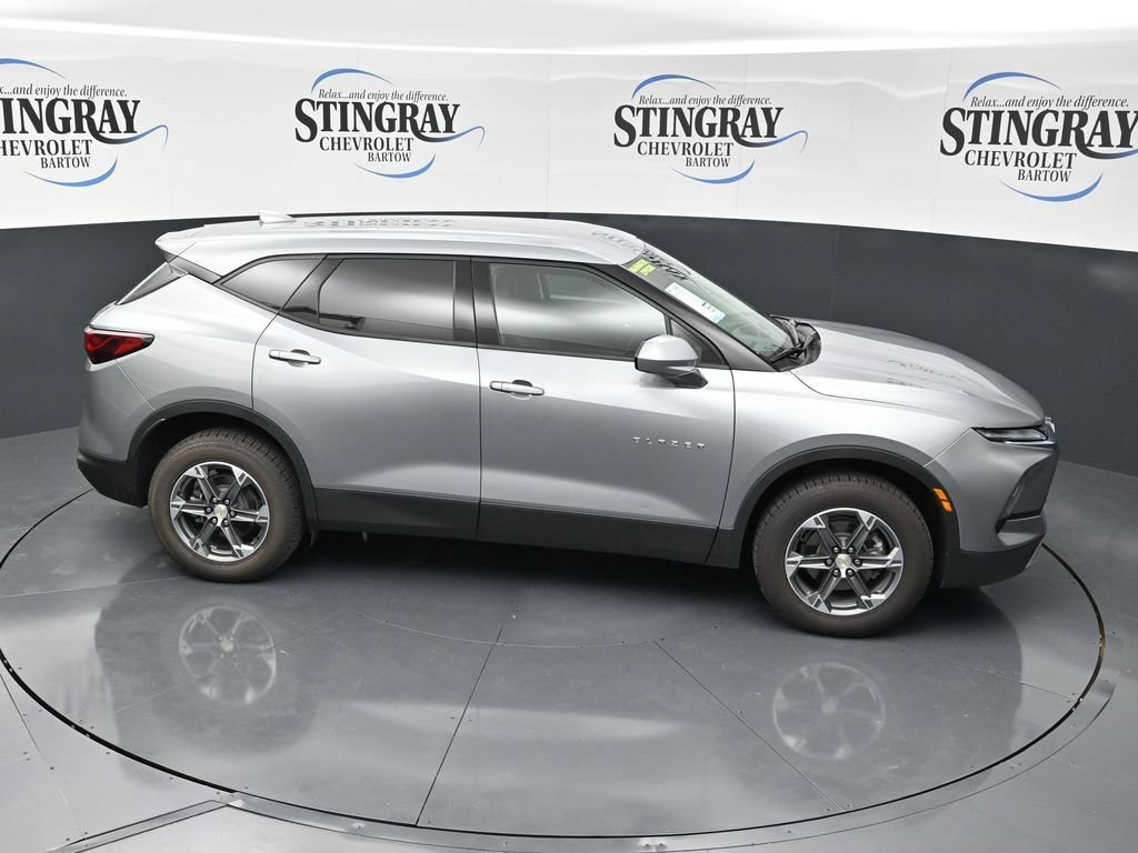 Used 2025 Sterling Gray Metallic Chevrolet 2LT image 28