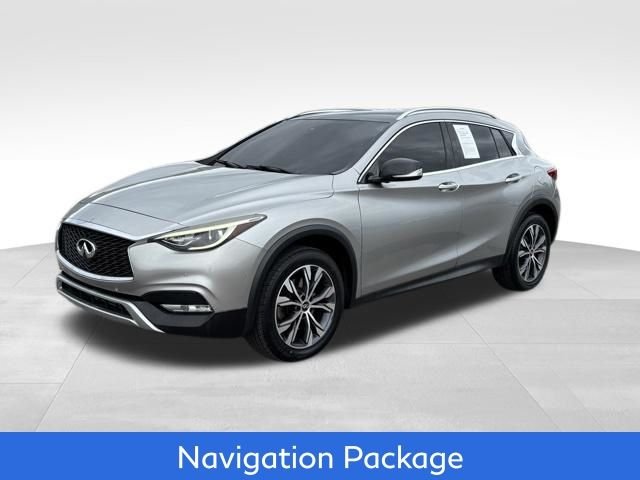 2017 INFINITI QX30 Premium AWD's photo