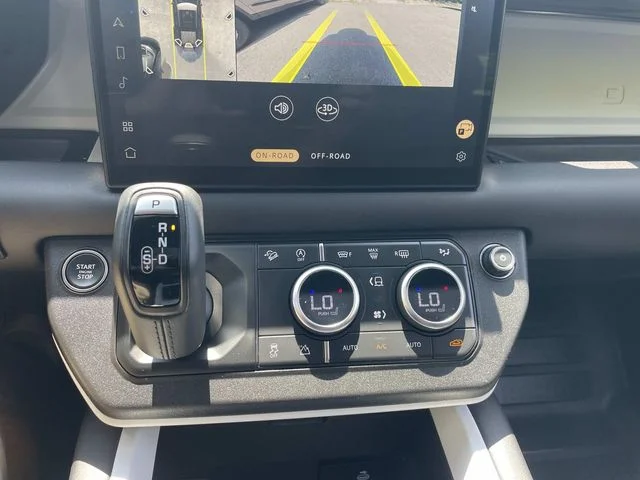 2025 Land Rover Defender S - Photo 25