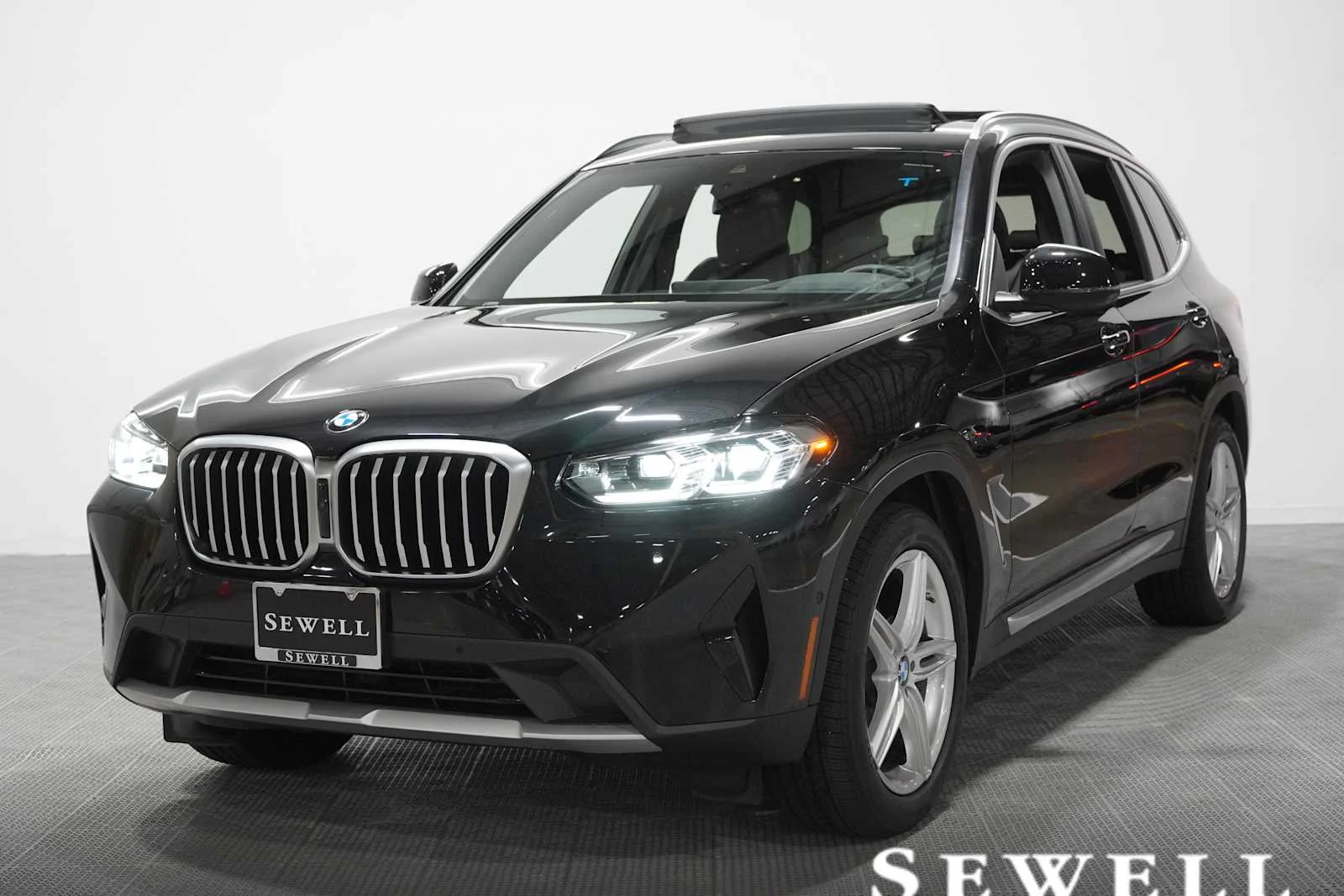 2023 BMW X3 sDrive30i's photo