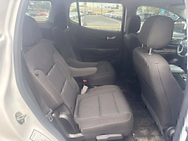 Used 2023 White GMC SLE image 25