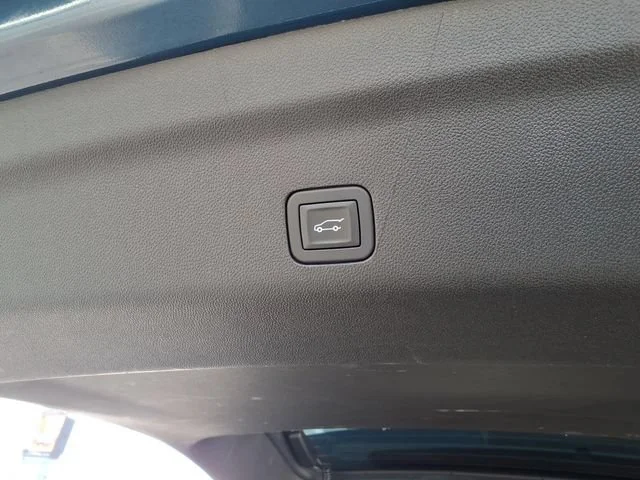 Used 2025 Lakeshore Blue Metallic Chevrolet Premier image 7
