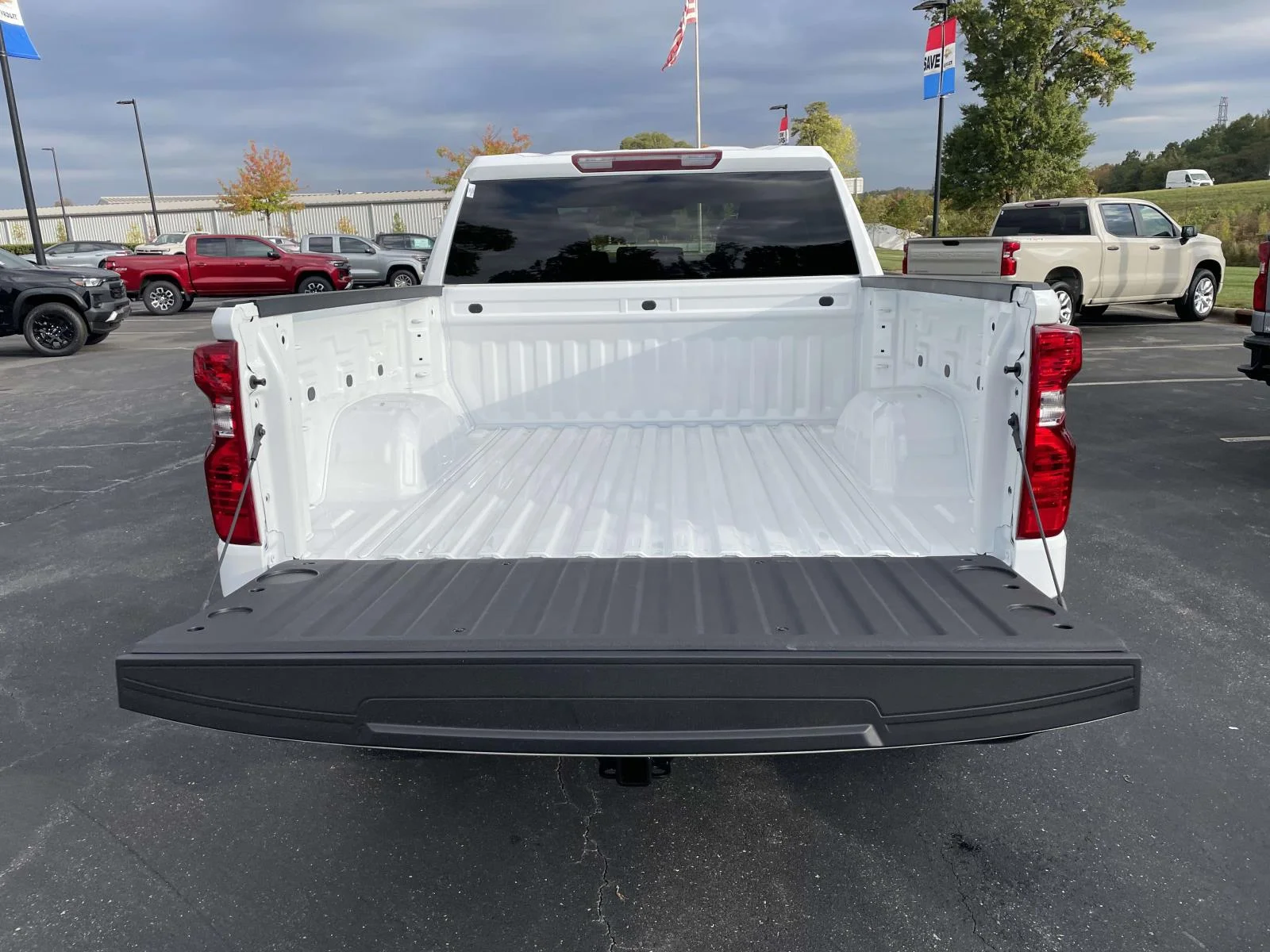 New 2026 Summit White Chevrolet WT image 11