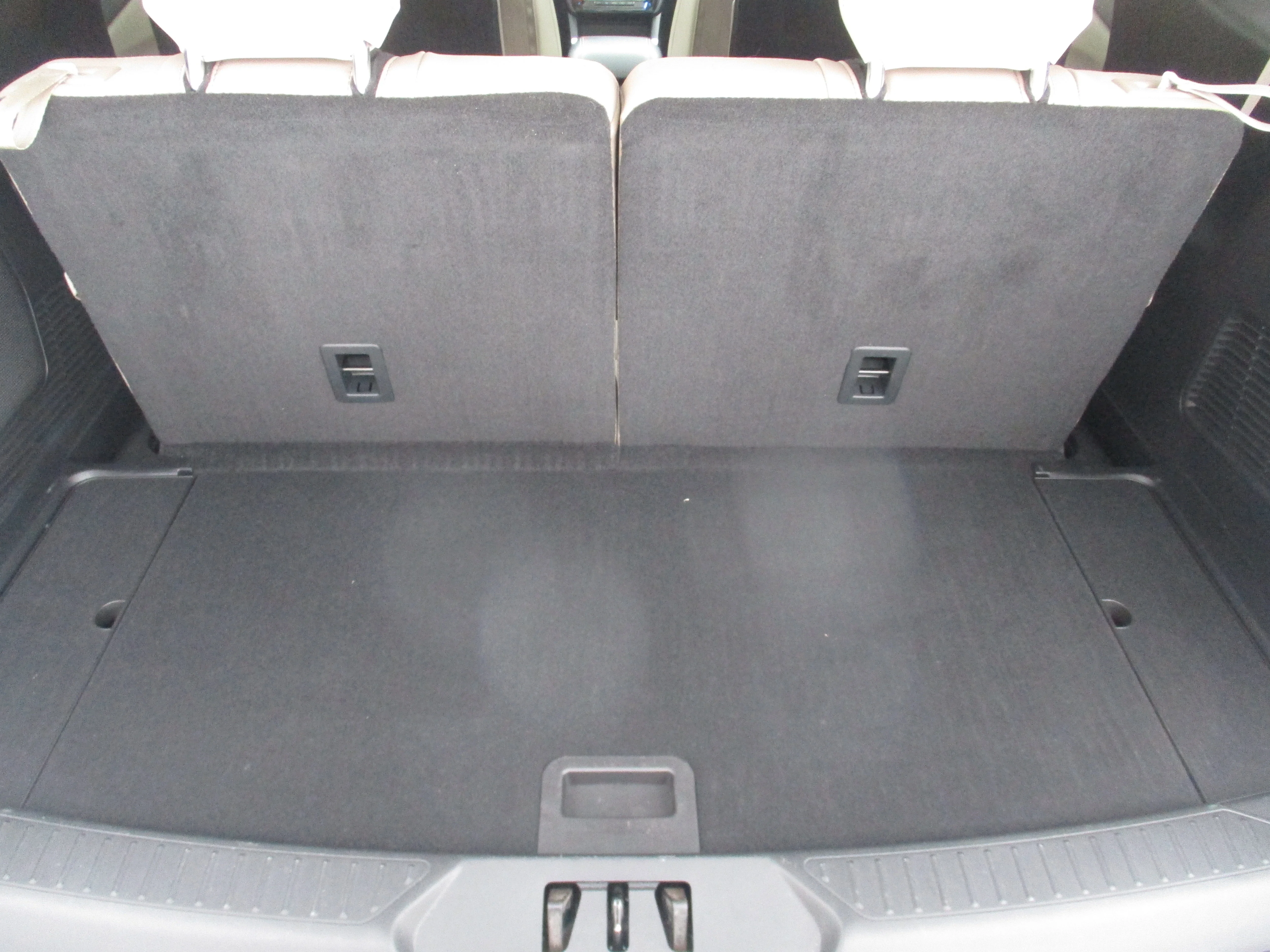 Used 2022 Star White Metallic Tri-Coat Ford Limited image 16