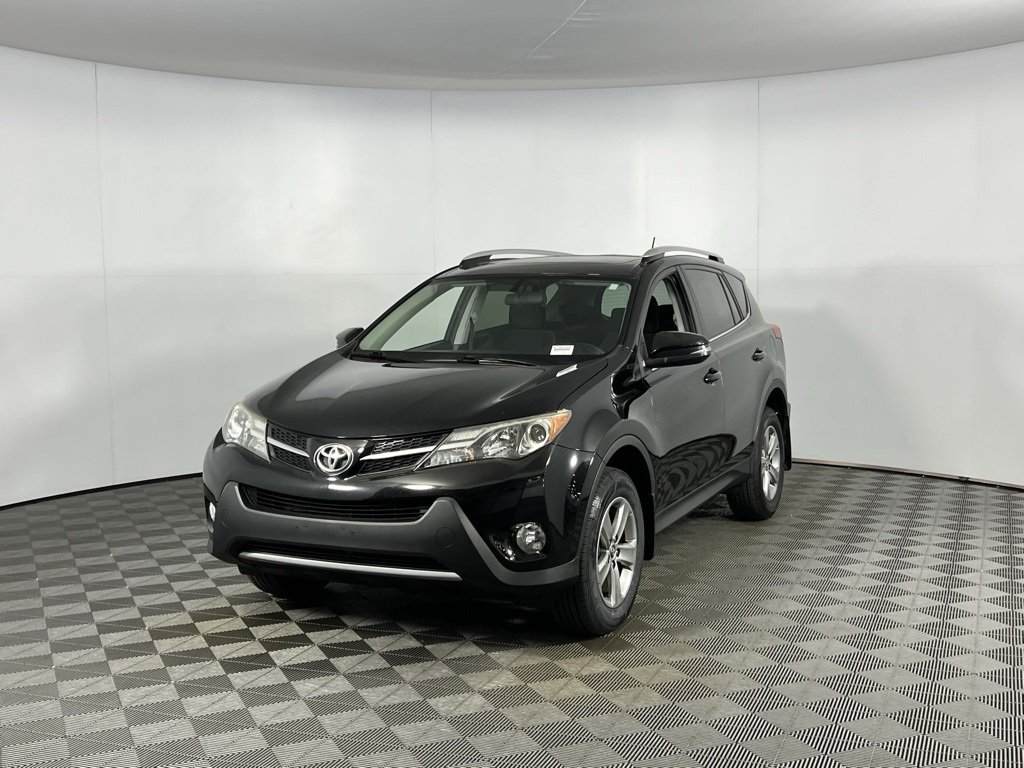 2015 Toyota RAV4 XLE photo 2