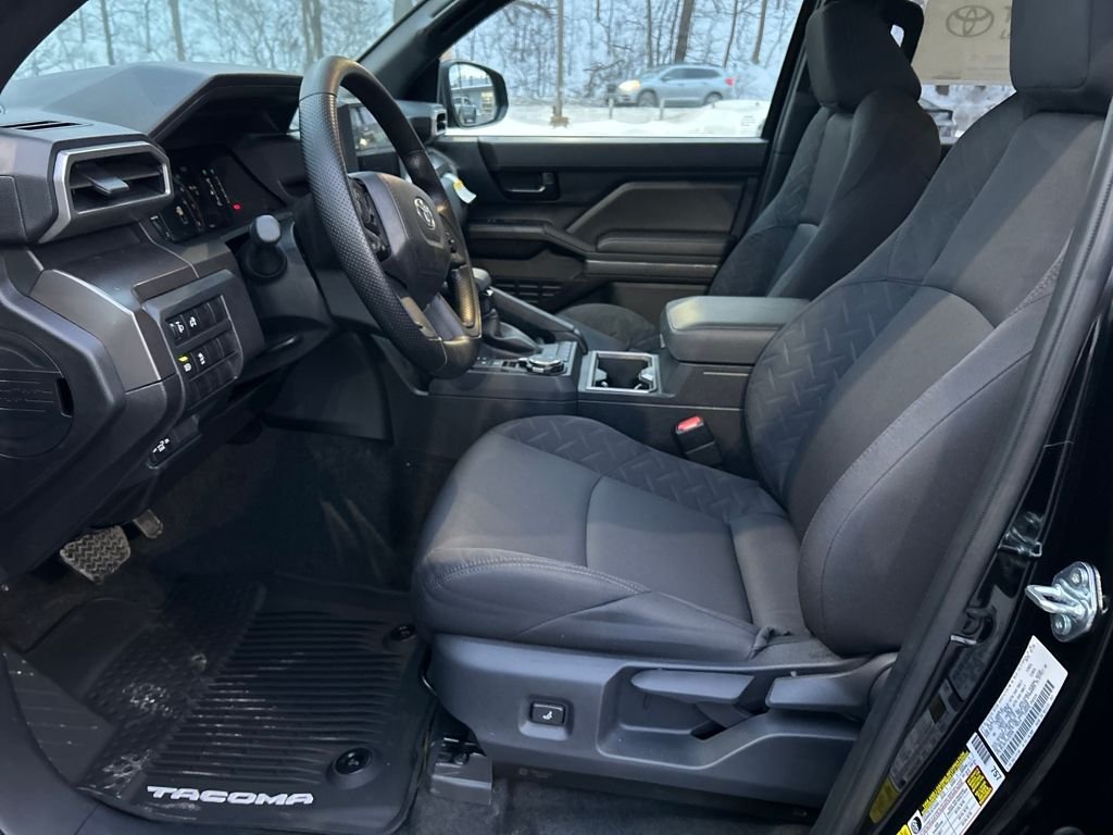2026 Toyota Tacoma SR5 - Photo 17