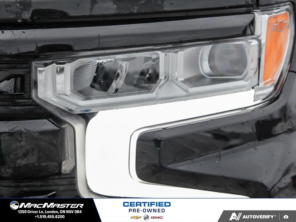 Used 2022  Chevrolet RST image 13