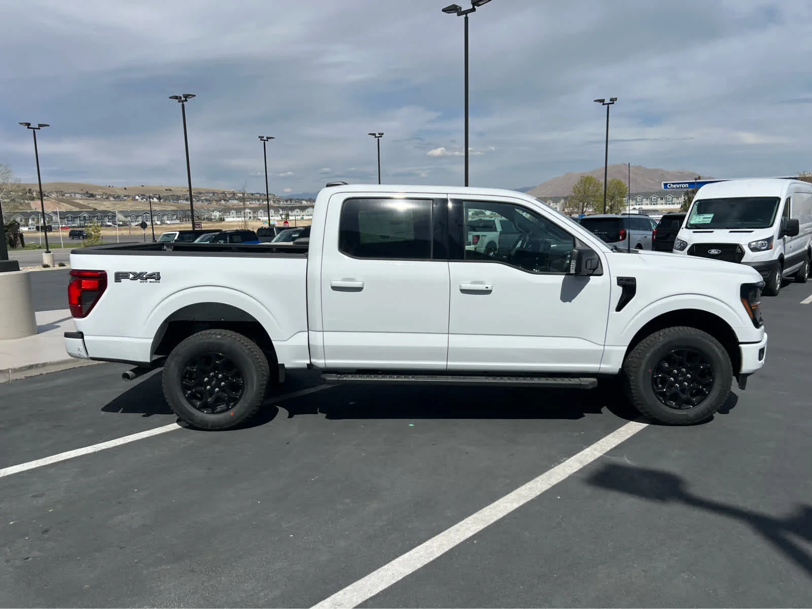 New 2026 Oxford White Ford XLT image 6
