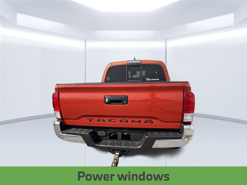 Used 2016 Red Toyota SR5 image 15