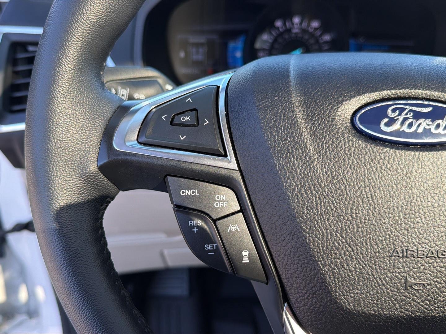 Used 2024 Star White Metallic Tri-Coat Ford Titanium image 22