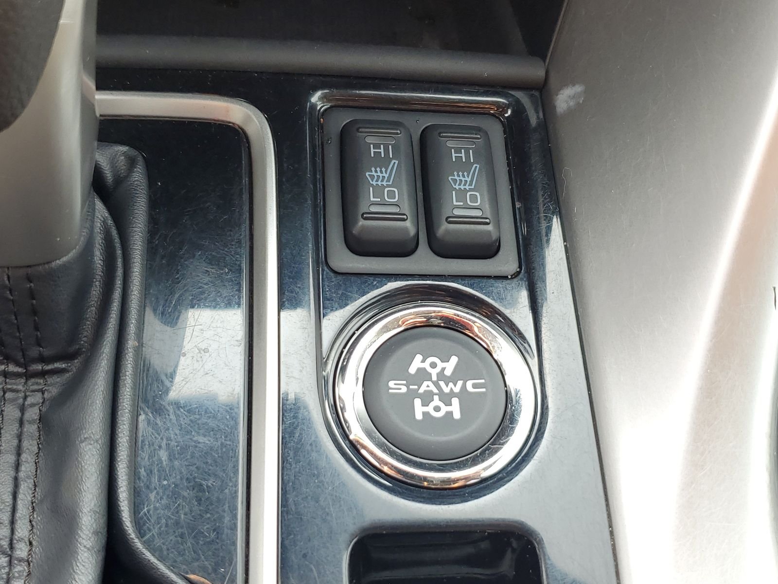 Used 2022 Blue Mitsubishi SE image 26