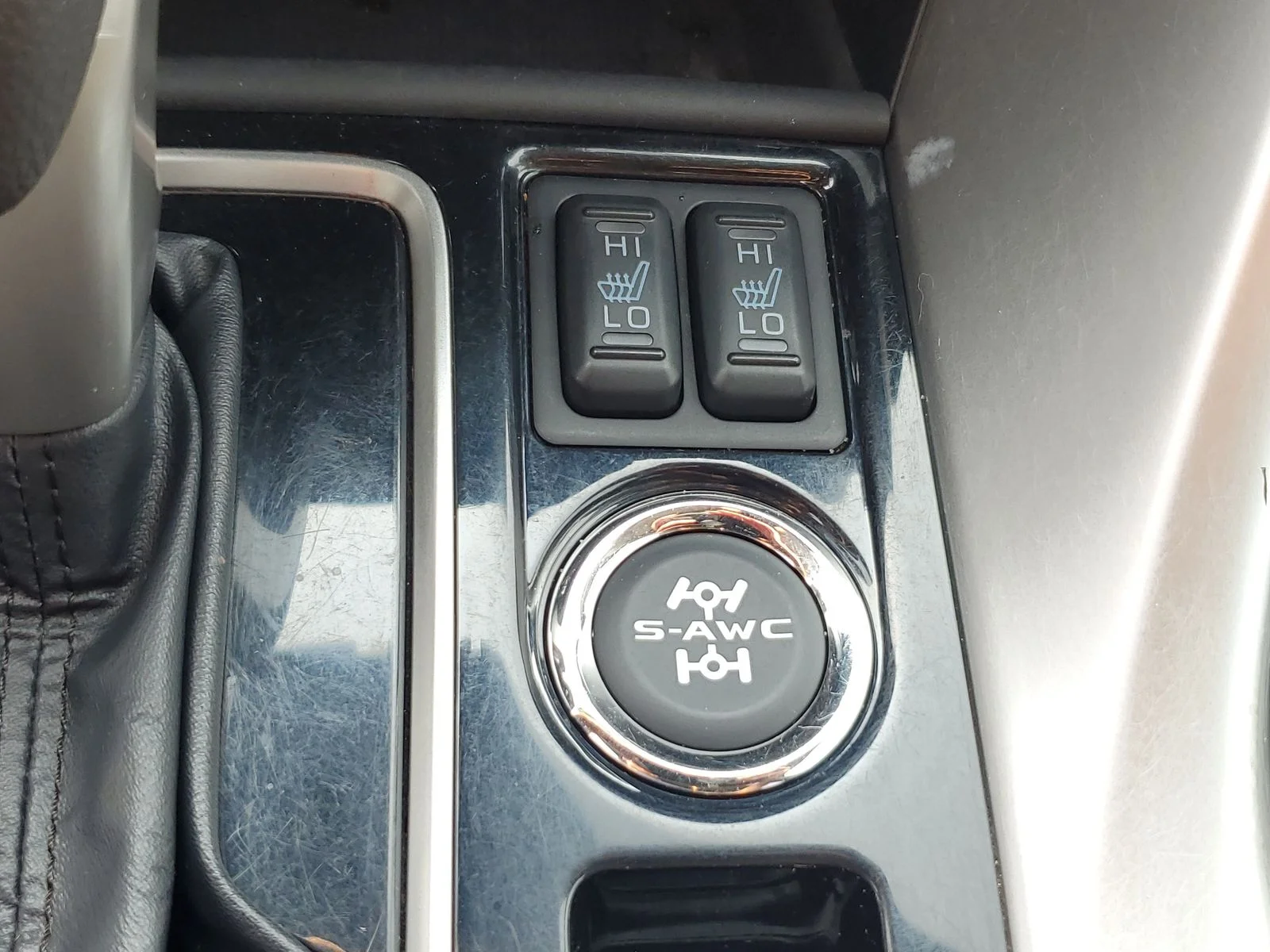 Used 2022 Blue Mitsubishi SE image 26