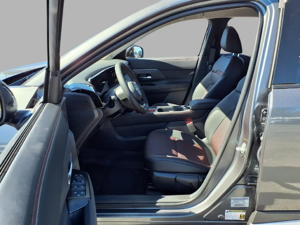New 2027 Gray Nissan SR image 20