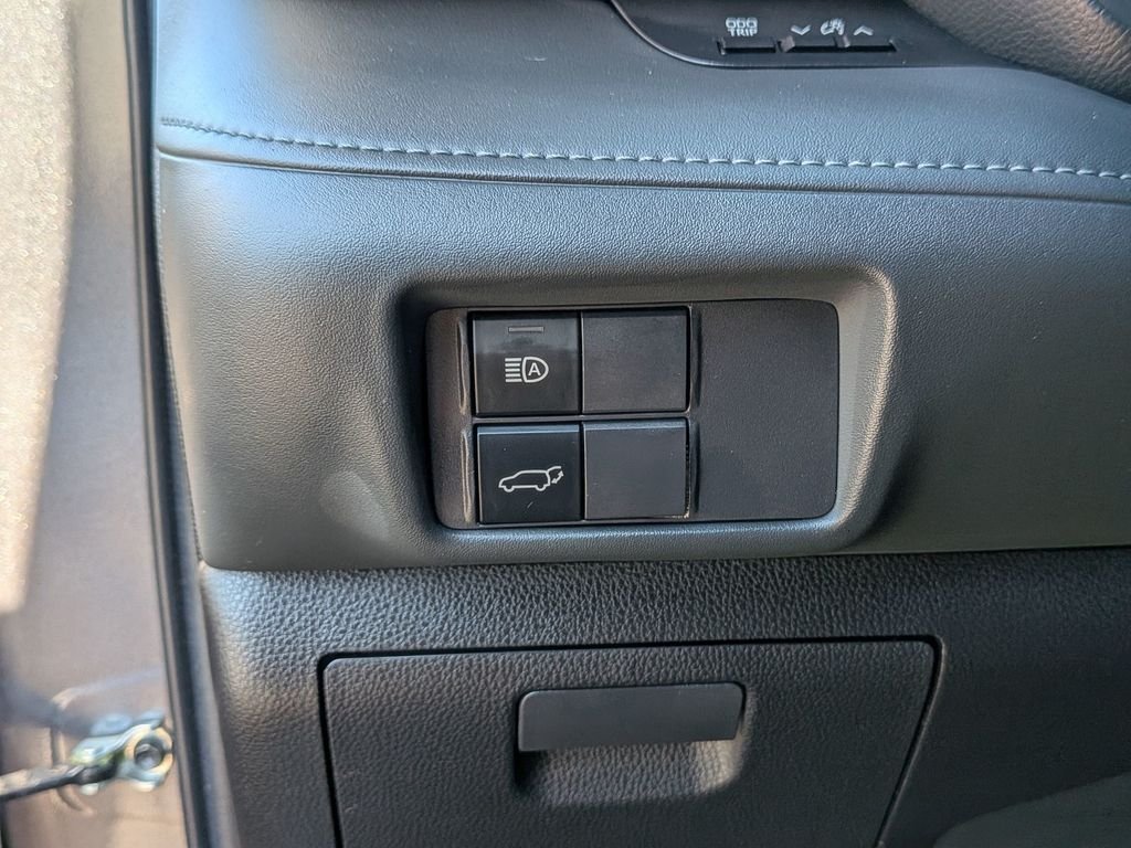 Used 2022 Gray Toyota XLE image 22