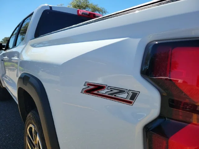2023 Chevrolet Colorado Z71 - Photo 9