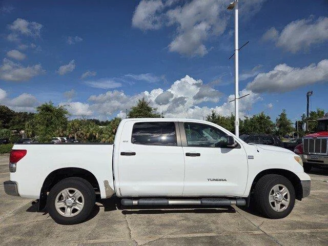 Used 2008 Super White Toyota SR5 image 4