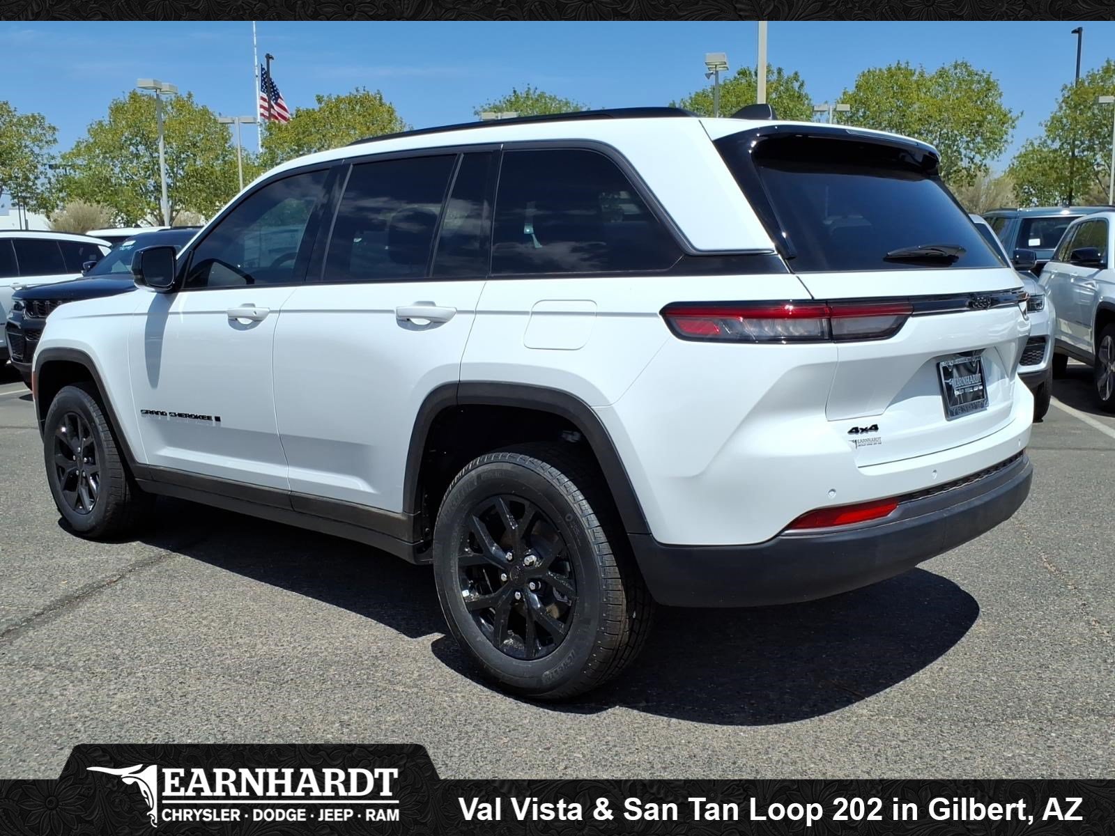 New 2026 Bright White Clear-Coat Exterior Paint Jeep Laredo Altitude image 3