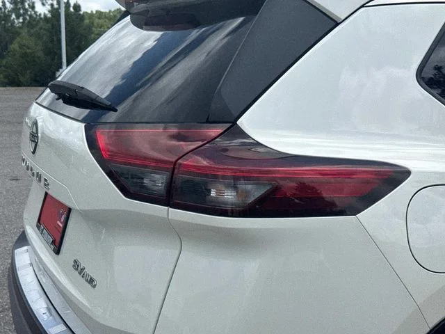 Used 2023 White Nissan SV image 13