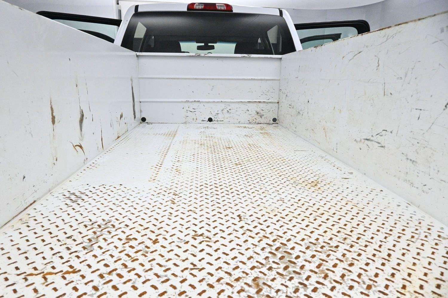 Used 2019 SUMMIT WHITE Chevrolet WT image 10