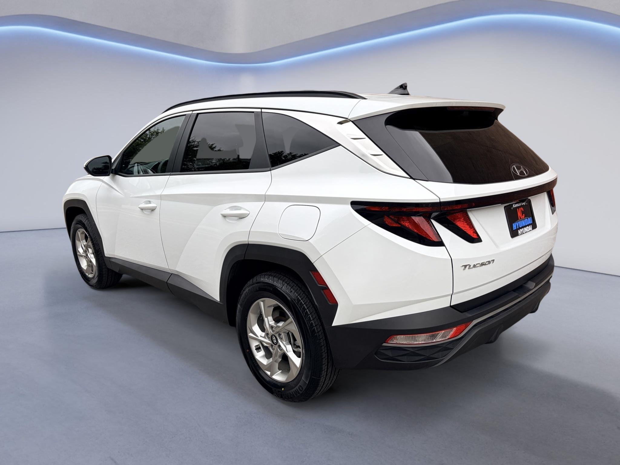 Used 2024 White Pearl Hyundai SEL image 3