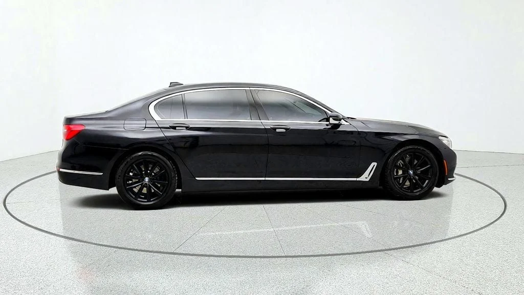 Used 2018 Black Sapphire Metallic BMW 740i xDrive image 4