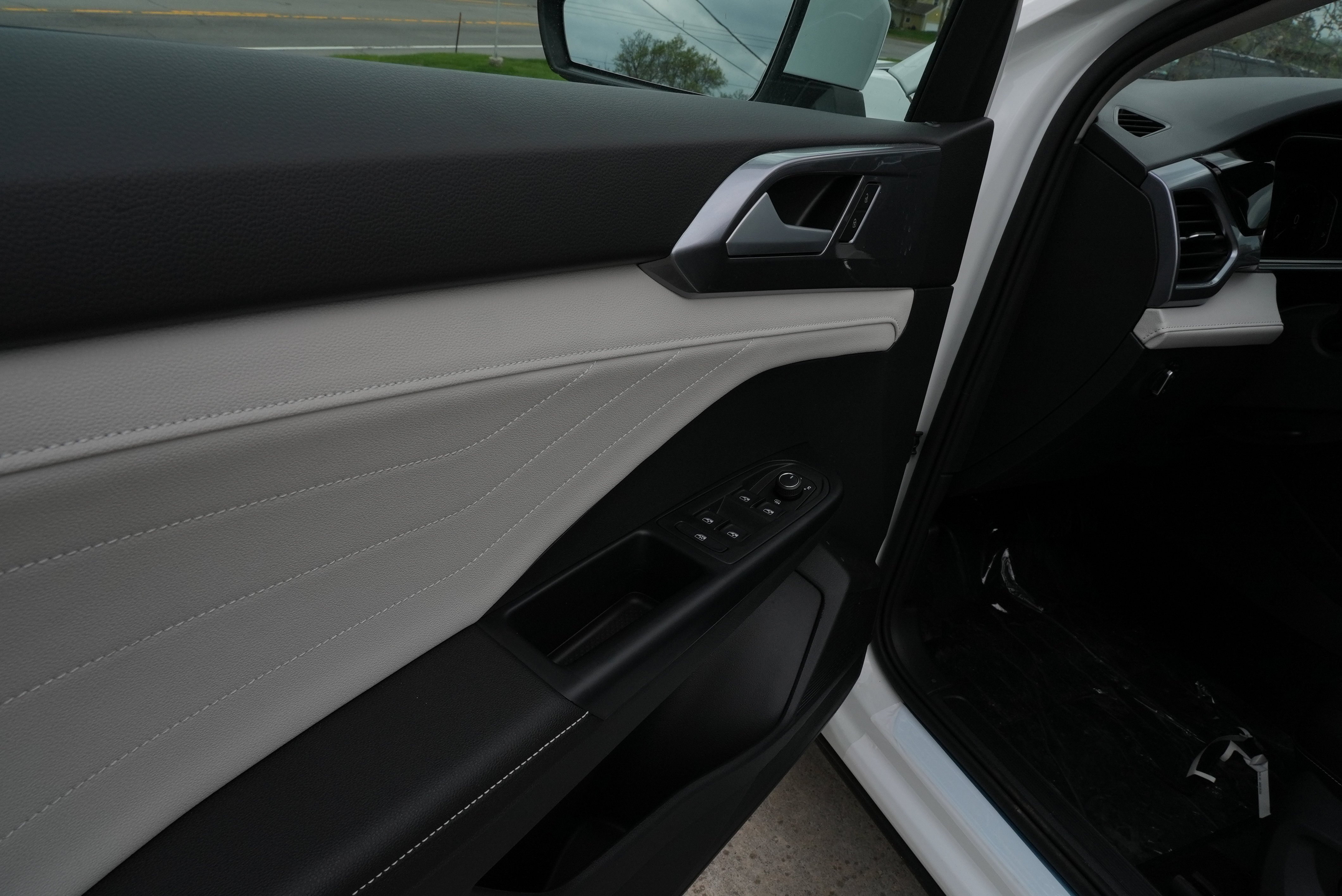 New 2026 Pure White Volkswagen SEL image 11