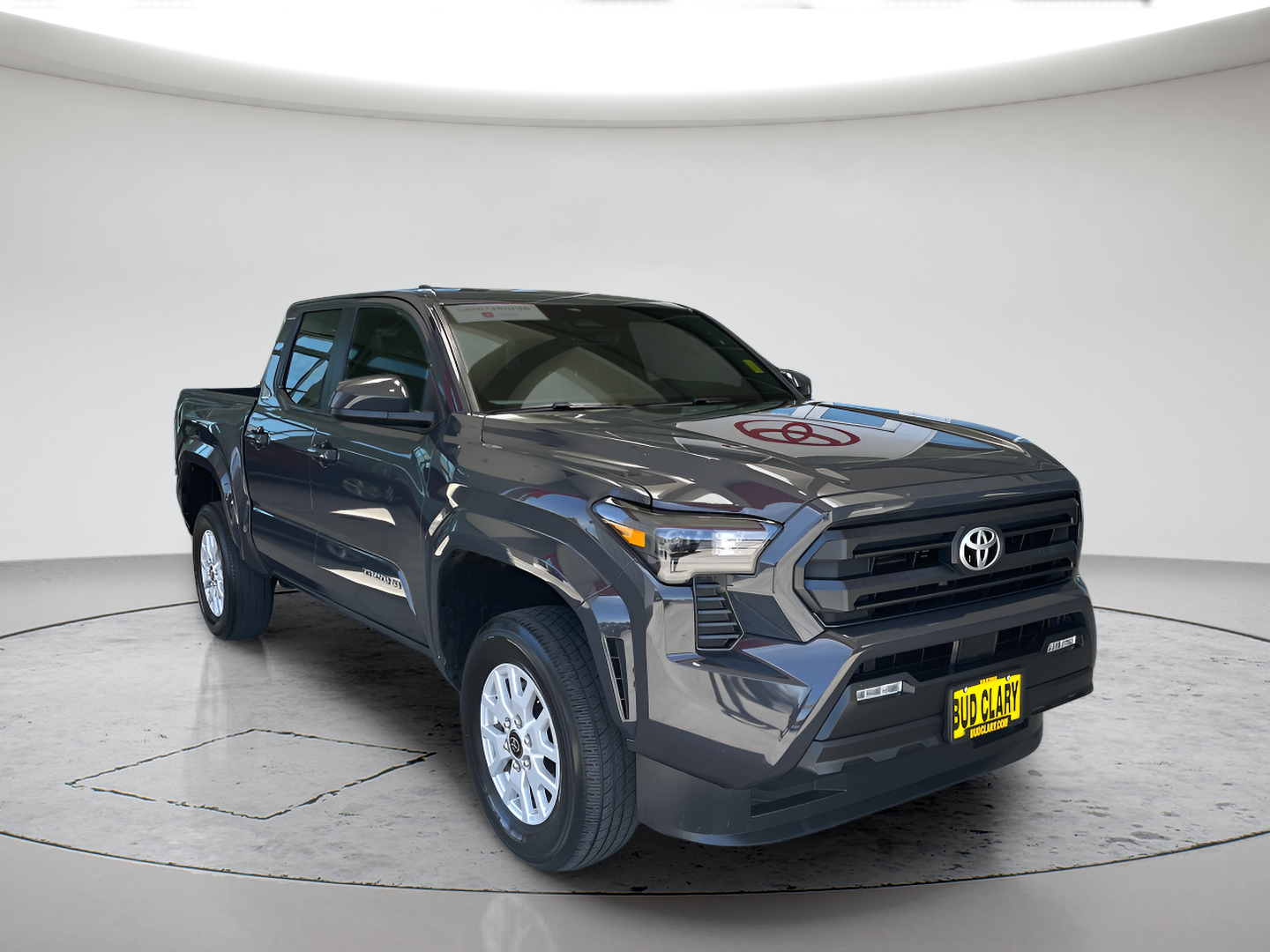 Certified Used 2024  Toyota SR5 image 1