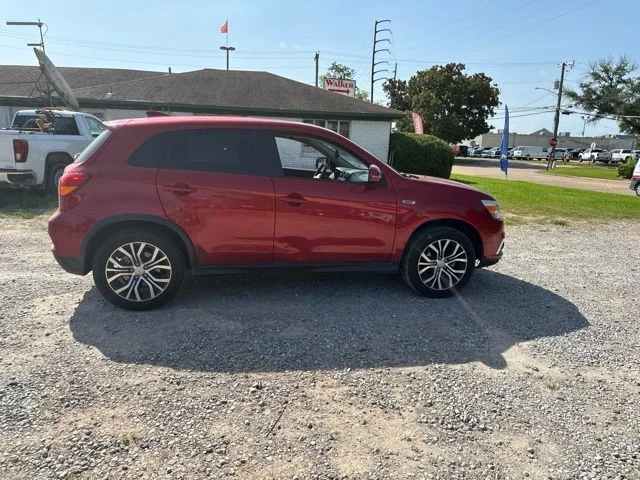 Used 2018 Red Mitsubishi 2.0 ES image 15