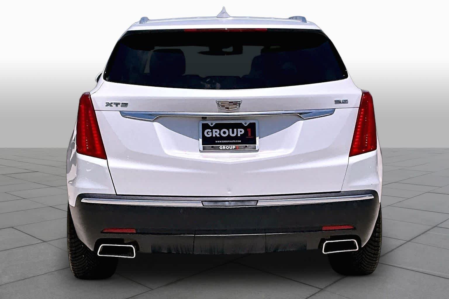 Used 2017 Crystal White Tricoat Cadillac Premium Luxury FWD image 5