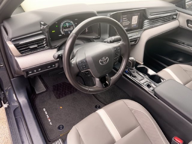 Certified Used 2025  Toyota SE image 17