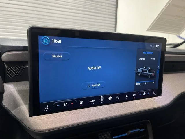 New 2026 Oxford White Ford XLT image 17