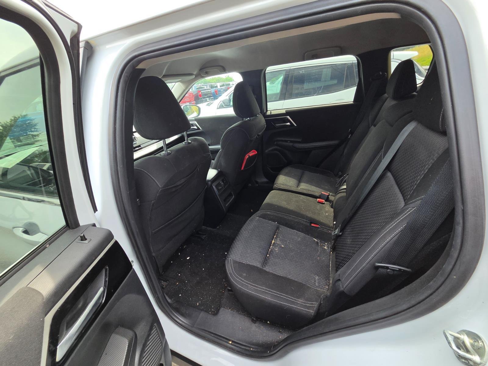 Used 2024 Silver Mitsubishi ES image 8